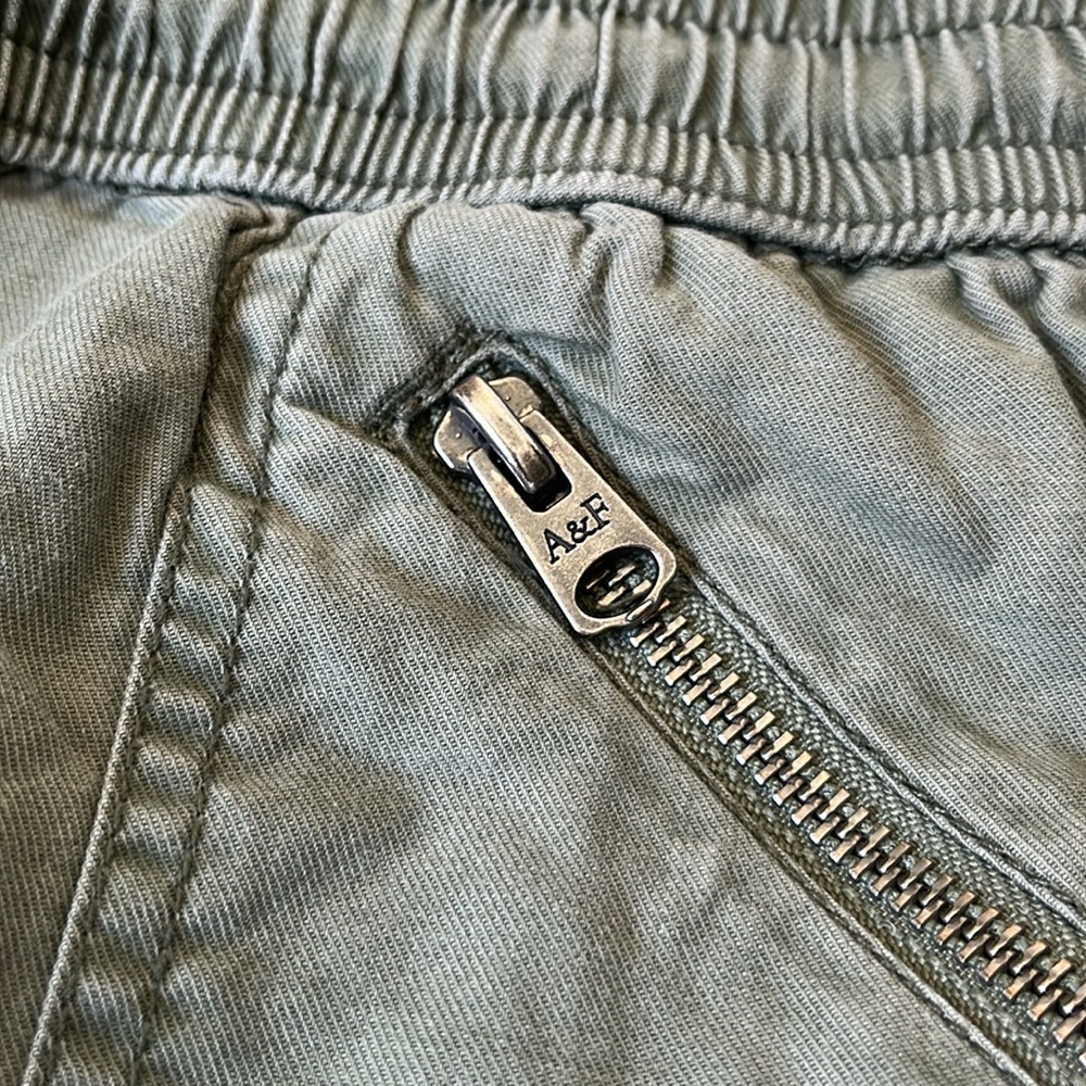 Abercrombie & Fitch Women's Moto Green Cotton Blend Utility Joggers, Size XS - Picture 7 of 15